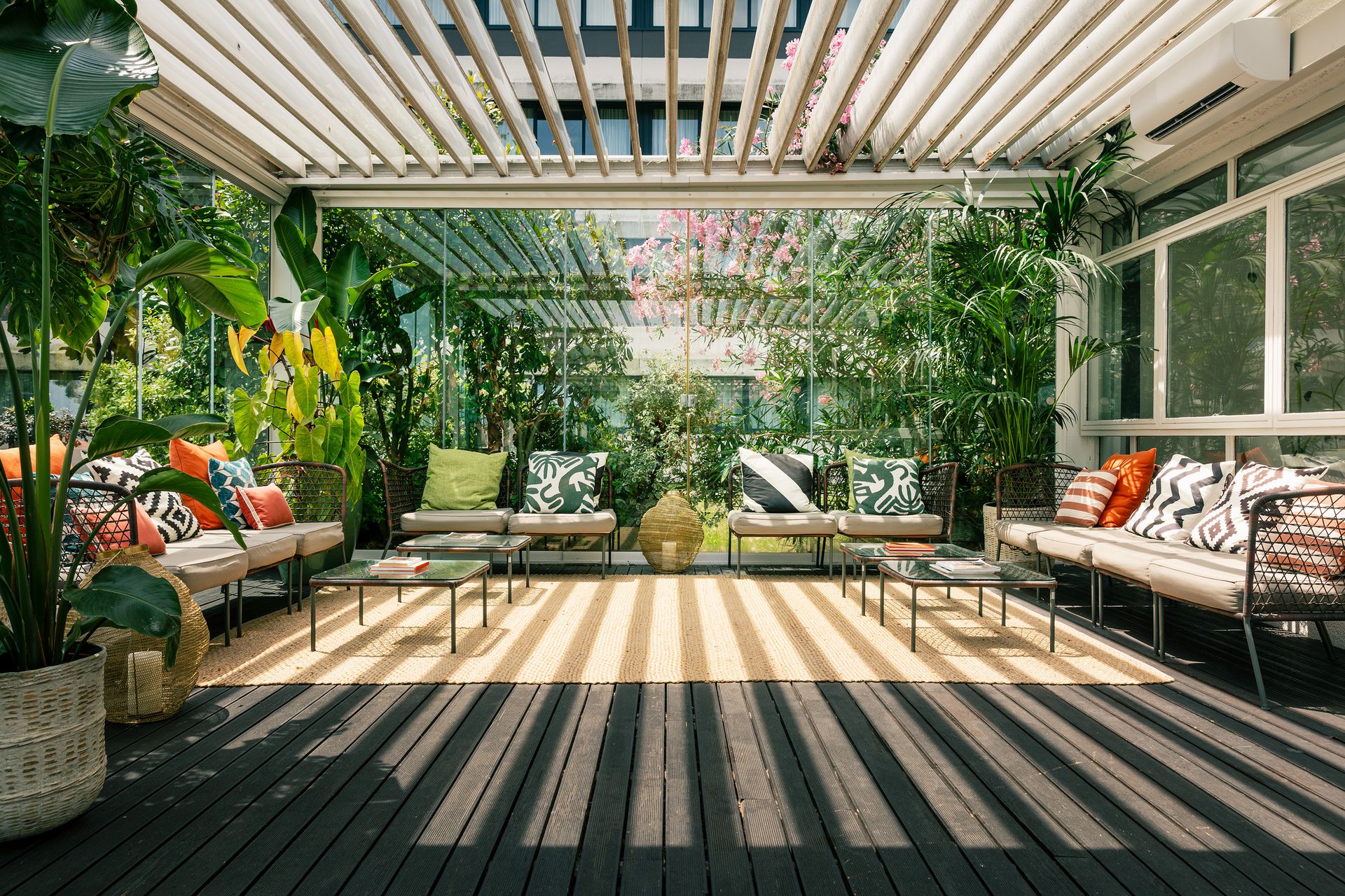 Living Place Hotel