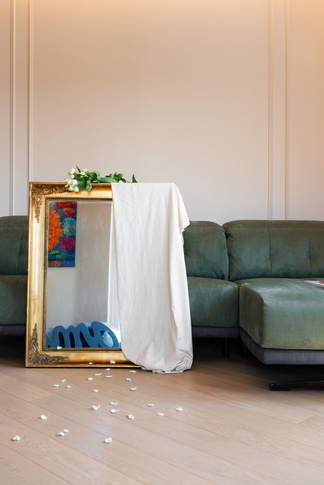 Open Space in stile contemporaneo di 38 di Laura Mapelli Architetto