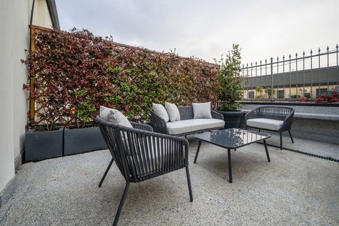 Terrazza in stile glamour di 25 di Gianluca Chiocca Interior Design Studio Terrazza in stile glamour di 25 di Gianluca Chiocca Interior Design Studio