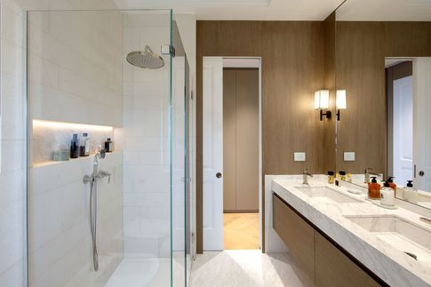 Camera da Letto in stile contemporaneo di 22 di Studio VeneziaTre arch ass