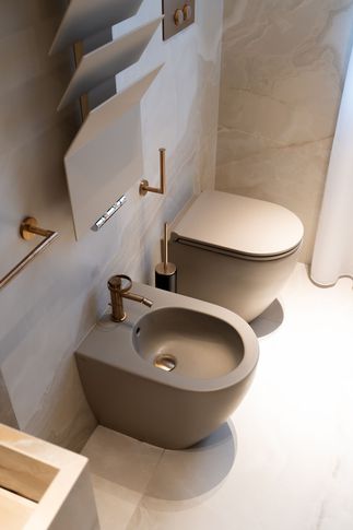 Bagno in stile contemporaneo di 10 di Salvatore Sito Interior Designer