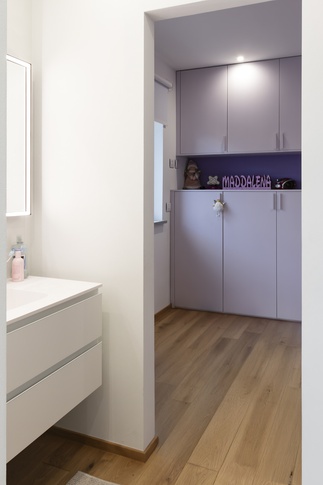 Bagno in stile contemporaneo di 6 di Studio MAC