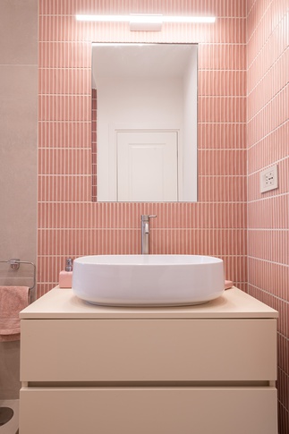 Bagno in stile contemporaneo di 7 di Chiara Brenca