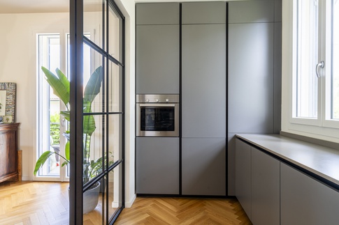 Cucina in stile contemporaneo di 8 di Lorenzo Rossi Architetto Cucina in stile contemporaneo di 8 di Lorenzo Rossi Architetto