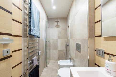 Bagno in stile contemporaneo di 10 di Equus Architects Bagno in stile contemporaneo di 10 di Equus Architects