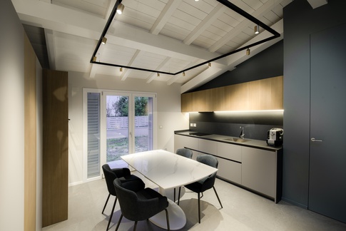 Open Space in stile moderno di 27 di MICHELE VOLPI STUDIO INTERIOR DESIGN