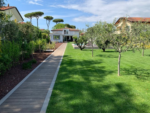 Giardino in stile contemporaneo di 1100 di GAP31 Architetti