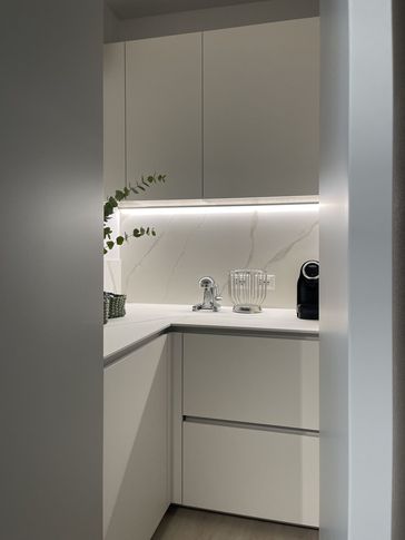 Cucina in stile contemporaneo di 14 di Cariolato Arredamenti Cucina in stile contemporaneo di 14 di Cariolato Arredamenti