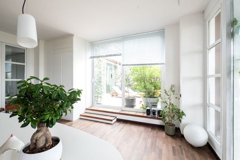 Veranda in stile moderno di 50 di Bossi Vigorito Building Interior