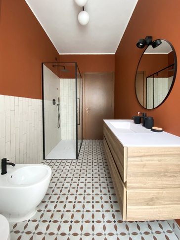 Bagno in stile contemporaneo di 10 di Unusual Studio