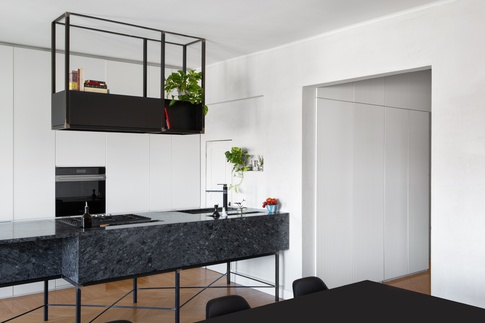 Cucina in stile contemporaneo di 40 di PERIMETRI studio