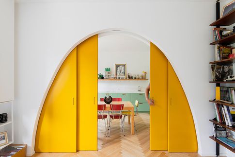 Open Space in stile contemporaneo di 25 di tIPS ARCHITECTS Open Space in stile contemporaneo di 25 di tIPS ARCHITECTS