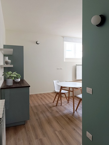 Open Space in stile contemporaneo di 22 di Serena Trentarossi Architetto Open Space in stile contemporaneo di 22 di Serena Trentarossi Architetto