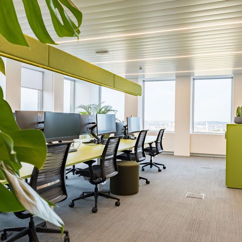 Open Space in stile contemporaneo di 1250 di Frame Farm - Architecture & Design