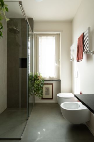 Bagno in stile contemporaneo di 5 di Gambino Flamini | architetti Bagno in stile contemporaneo di 5 di Gambino Flamini | architetti