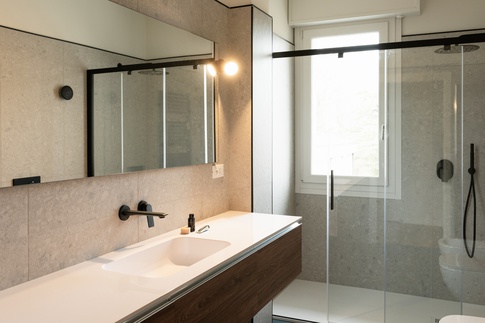 Bagno in stile contemporaneo di 6 di architempore