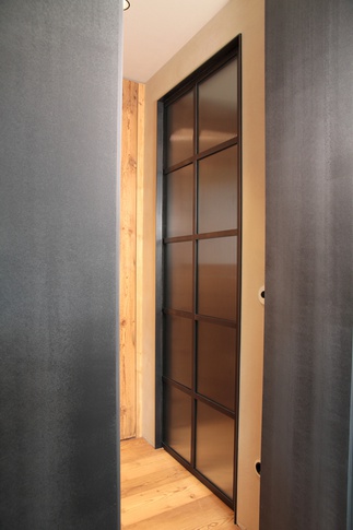 Bagno di Servizio in stile rustico di 9 di Easy Living