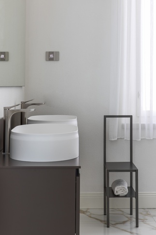 Open Space in stile moderno di 140 di CarnetCasa Open Space in stile moderno di 140 di CarnetCasa