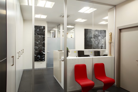 Open Space in stile glamour di 110 di JFD Juri Favilli Design