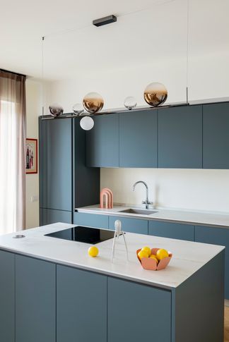 Open Space in stile contemporaneo di 45 di Caterina Scamardella Architetto