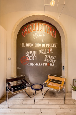 Open Space in stile iconico di 300 di MOB Architects