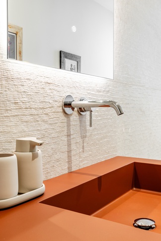 Bagno in stile contemporaneo di 6 di Moltefacce SRL
