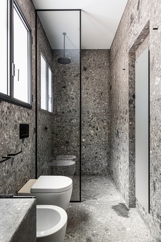 Bagno in stile moderno di 5 di NOMADE ARCHITETTURA