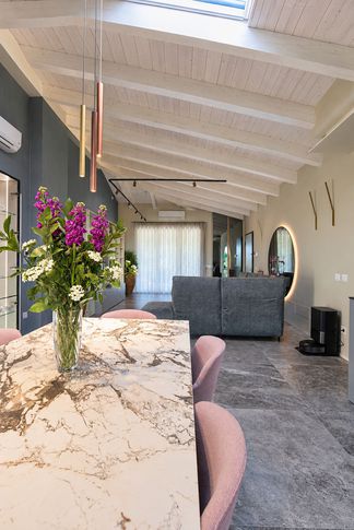 Open Space in stile moderno di 55 di MICHELE VOLPI STUDIO INTERIOR DESIGN