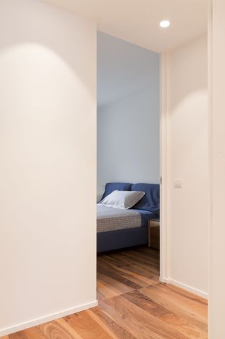 Camera da Letto in stile minimal di 9 di Ciliegio Esterno