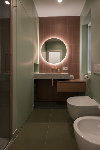 Bagno in stile moderno di 5 di Montemurro Architettura