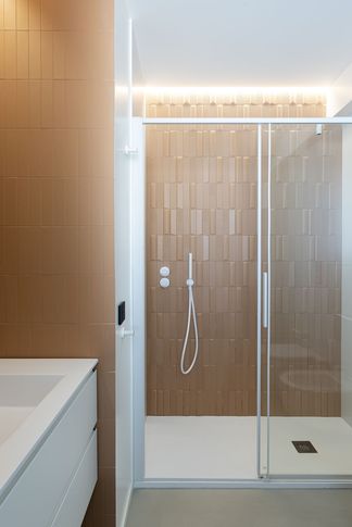 Bagno di Servizio in stile contemporaneo di 4 di valeria ingrao architetto Bagno di Servizio in stile contemporaneo di 4 di valeria ingrao architetto