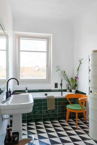Bagno in stile moderno di 5 di studioaria