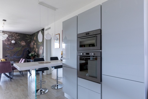 Open Space in stile contemporaneo di 41 di Mobili Vivarelli S.R.L. Open Space in stile contemporaneo di 41 di Mobili Vivarelli S.R.L.