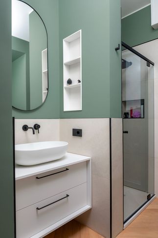 Bagno in stile moderno di 4 di atrestudio
