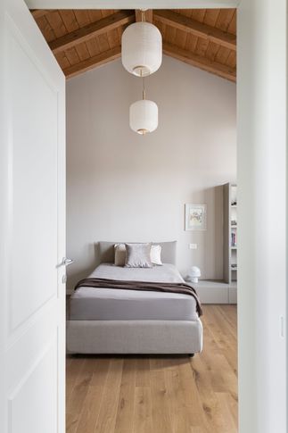 Camera da Letto in stile contemporaneo di 20 di Giulia Dagheti Architetto