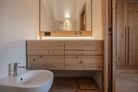 Bagno in stile contemporaneo di 15 di Arredamenti Andalo