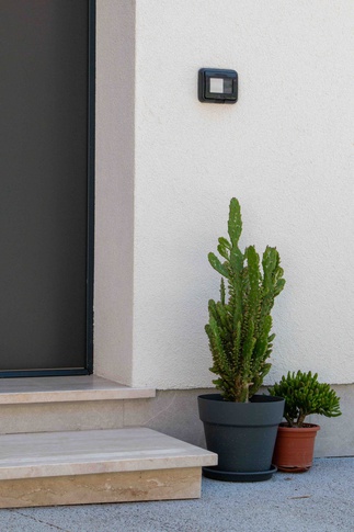 Facciata in stile moderno di null di YY studio Facciata in stile moderno di null di YY studio