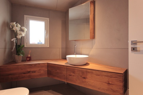 Bagno in stile contemporaneo di 8 di Paolo Basco Architetto Bagno in stile contemporaneo di 8 di Paolo Basco Architetto