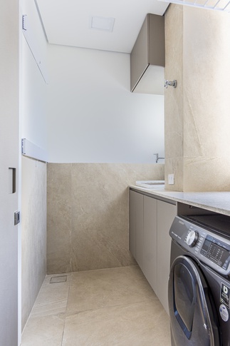 Lavanderia in stile moderno di 5 di Guzlive