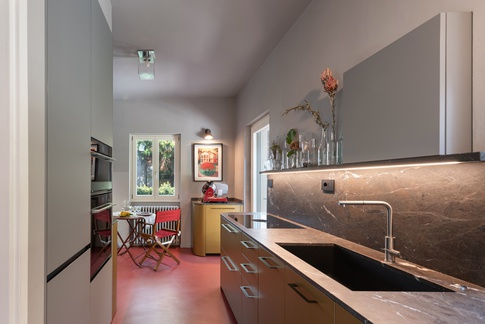 Cucina in stile contemporaneo di 13 di TGA_Studio