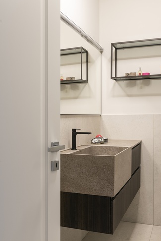 Bagno di Servizio in stile contemporaneo di 5 di EasyRelooking srls Bagno di Servizio in stile contemporaneo di 5 di EasyRelooking srls