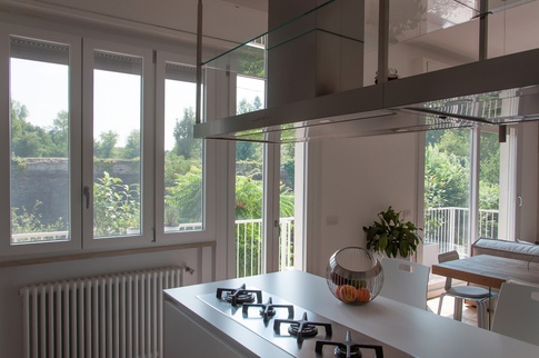Open Space in stile minimal di 40 di Michele Sbarsi Architetto