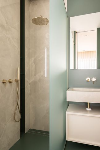 Bagno in stile contemporaneo di 4 di Areadieci architettura