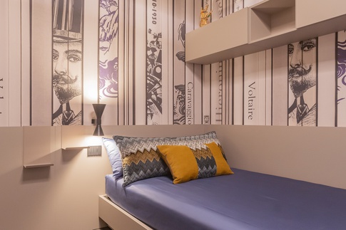 Camera da Letto in stile moderno di 11 di Alessandra Parolini Studio