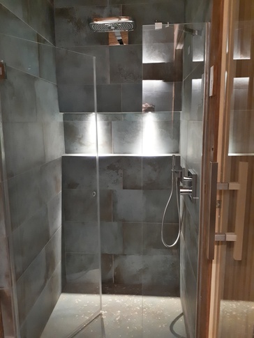 Taverna in stile moderno di 16 di Elena Vigano' Architetto