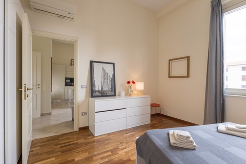 Camera da Letto in stile moderno di 16 di Lorenzo Rossi Architetto