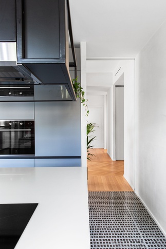 Cucina in stile contemporaneo di 15 di PERIMETRI studio