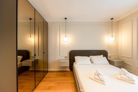 Camera da Letto in stile contemporaneo di 18 di FCInteriorDesignStudio |