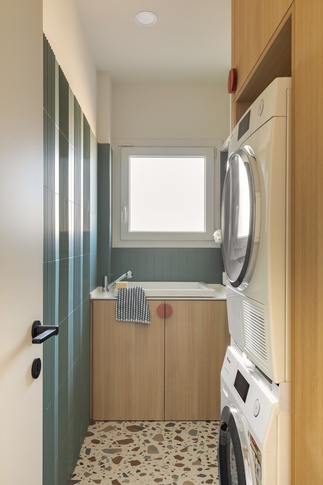 Lavanderia in stile moderno di 4 di Arch. Martina Pozzi MP_archistudio