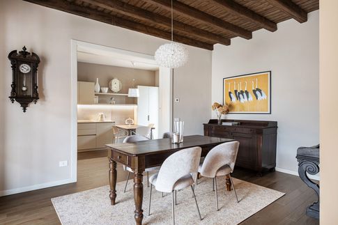 Sala da Pranzo in stile retrò di 22 di Giulia Dagheti Architetto